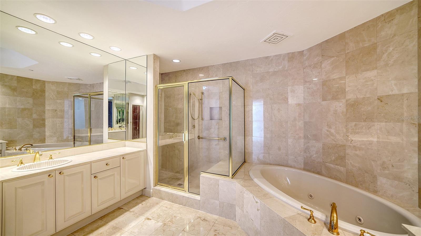 675 LONGBOAT CLUB RD #23A, LONGBOAT KEY, FL, 34228