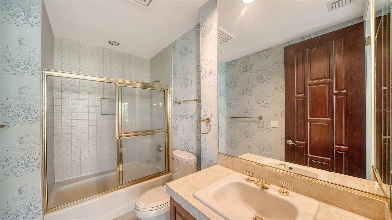 675 LONGBOAT CLUB RD #23A, LONGBOAT KEY, FL, 34228