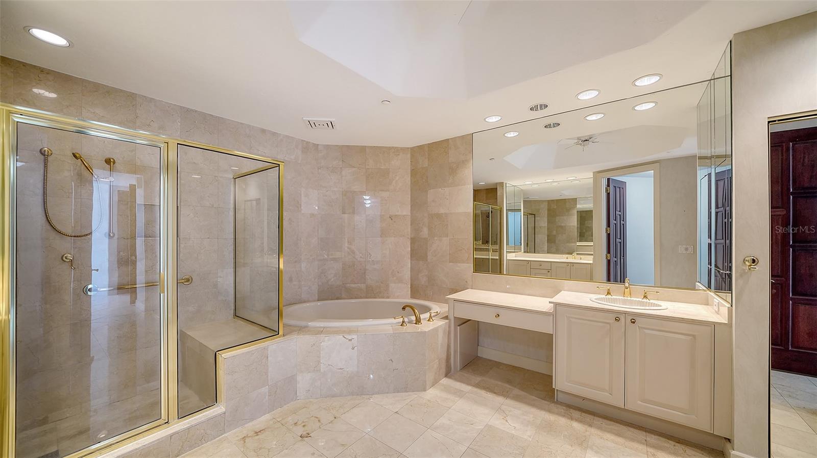 675 LONGBOAT CLUB RD #23A, LONGBOAT KEY, FL, 34228