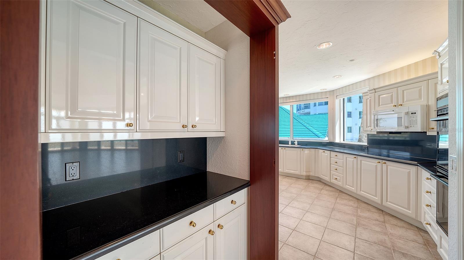 675 LONGBOAT CLUB RD #23A, LONGBOAT KEY, FL, 34228