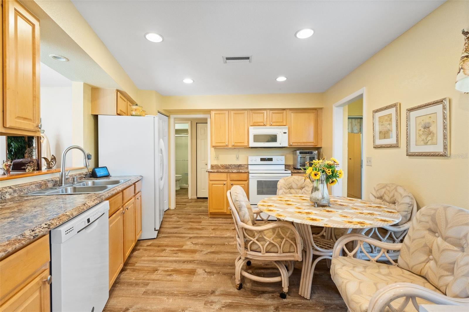 3921 CENTER GATE CIR #11, SARASOTA, FL, 34233