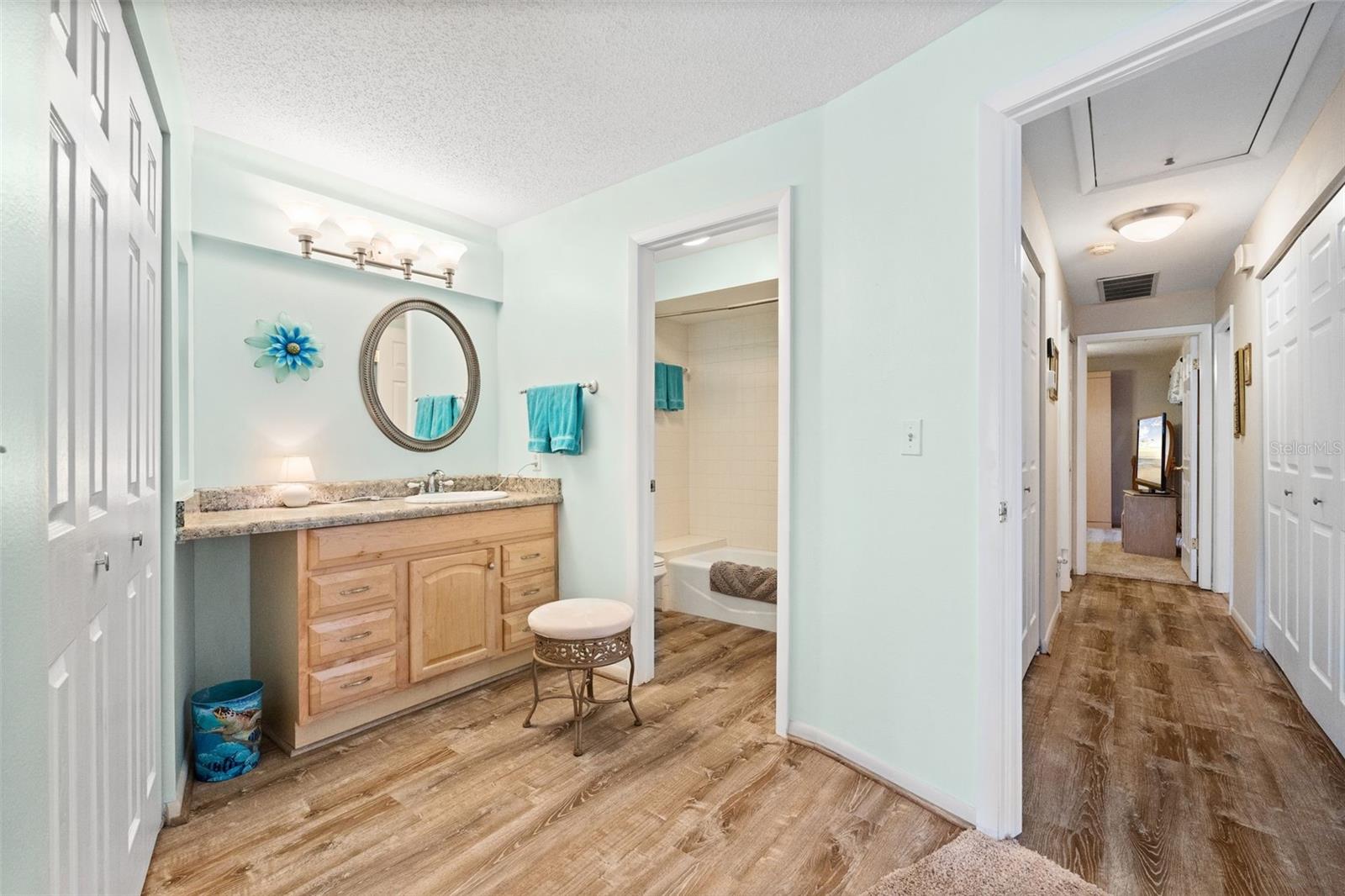 3921 CENTER GATE CIR #11, SARASOTA, FL, 34233