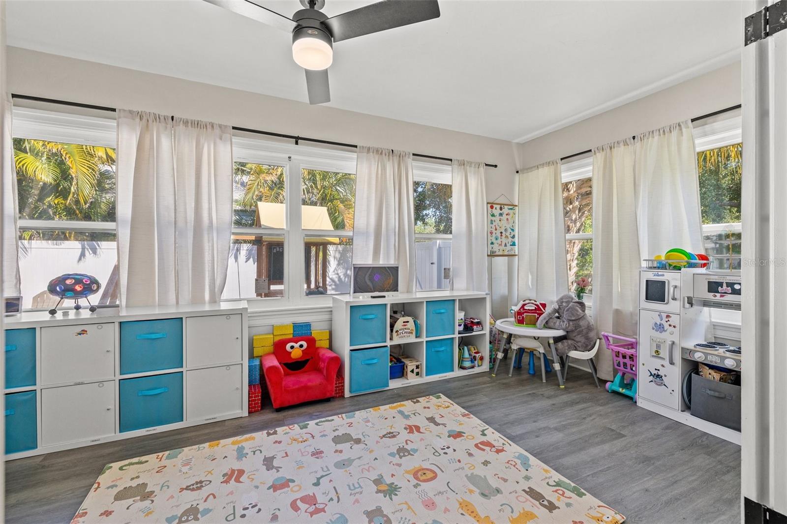 4545 1ST AVE N, ST PETERSBURG, FL, 33713