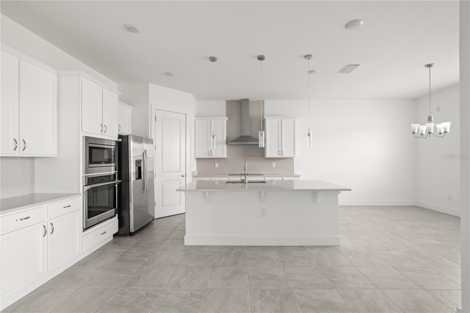 8834 DRUMMER PLANK DR, WESLEY CHAPEL, FL, 33545