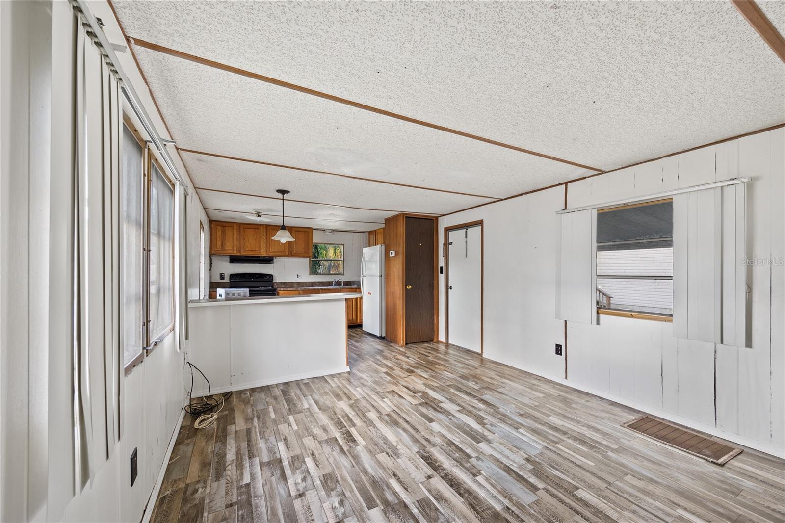 1098 NW 7TH BLVD, LAKE PANASOFFKEE, FL, 33538