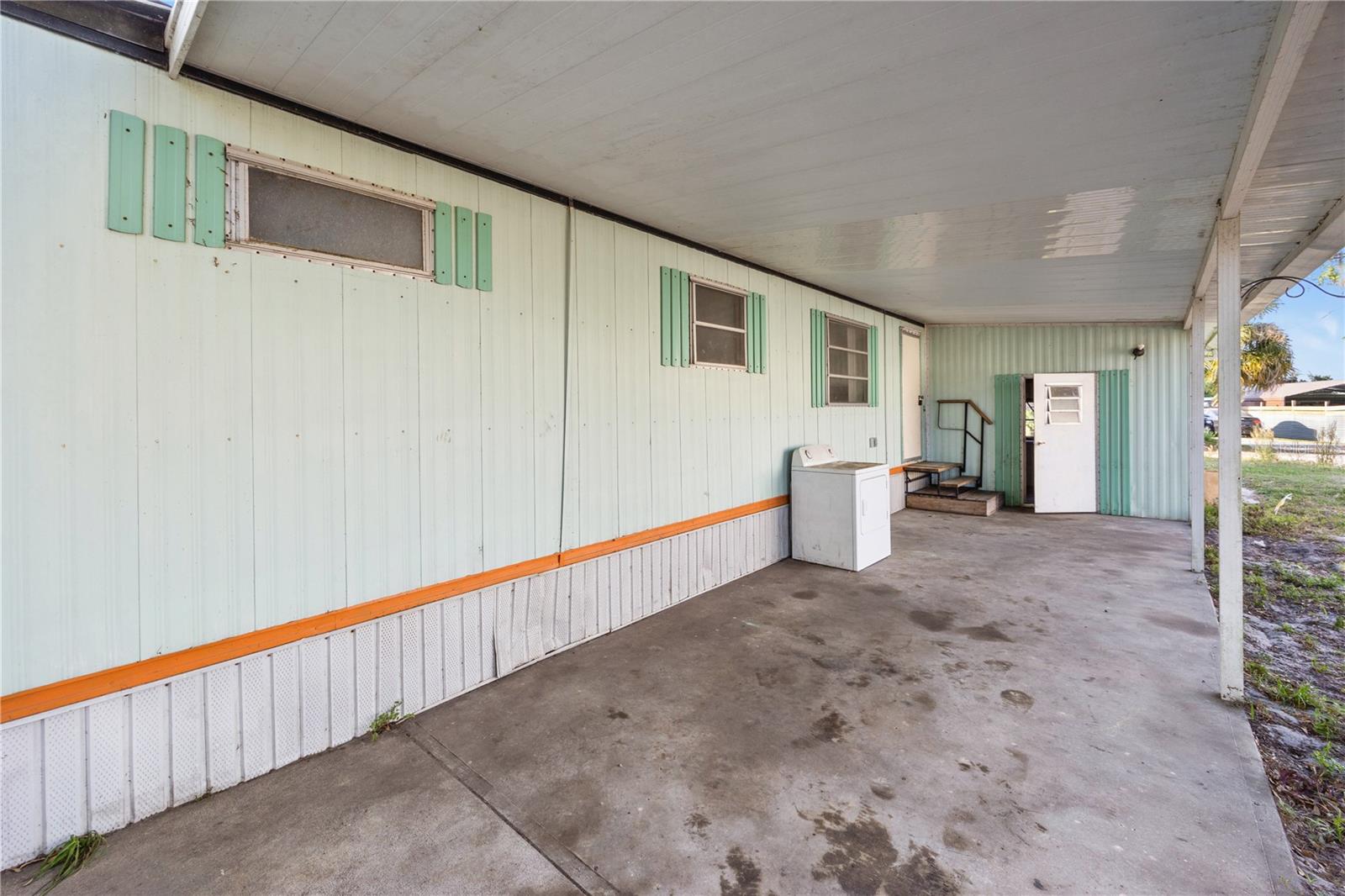 1098 NW 7TH BLVD, LAKE PANASOFFKEE, FL, 33538