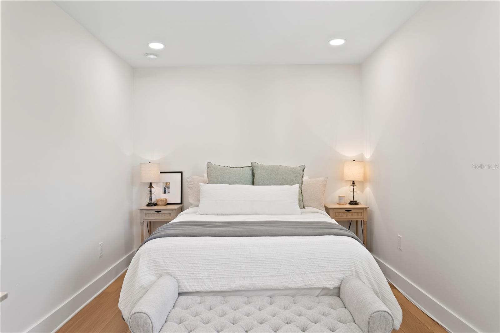 5298 OXFORD AVE N, ST PETERSBURG, FL, 33710