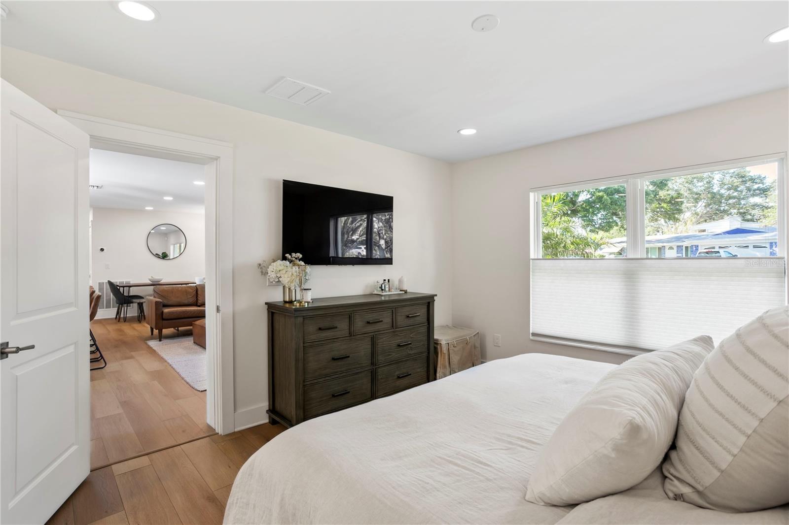 5298 OXFORD AVE N, ST PETERSBURG, FL, 33710