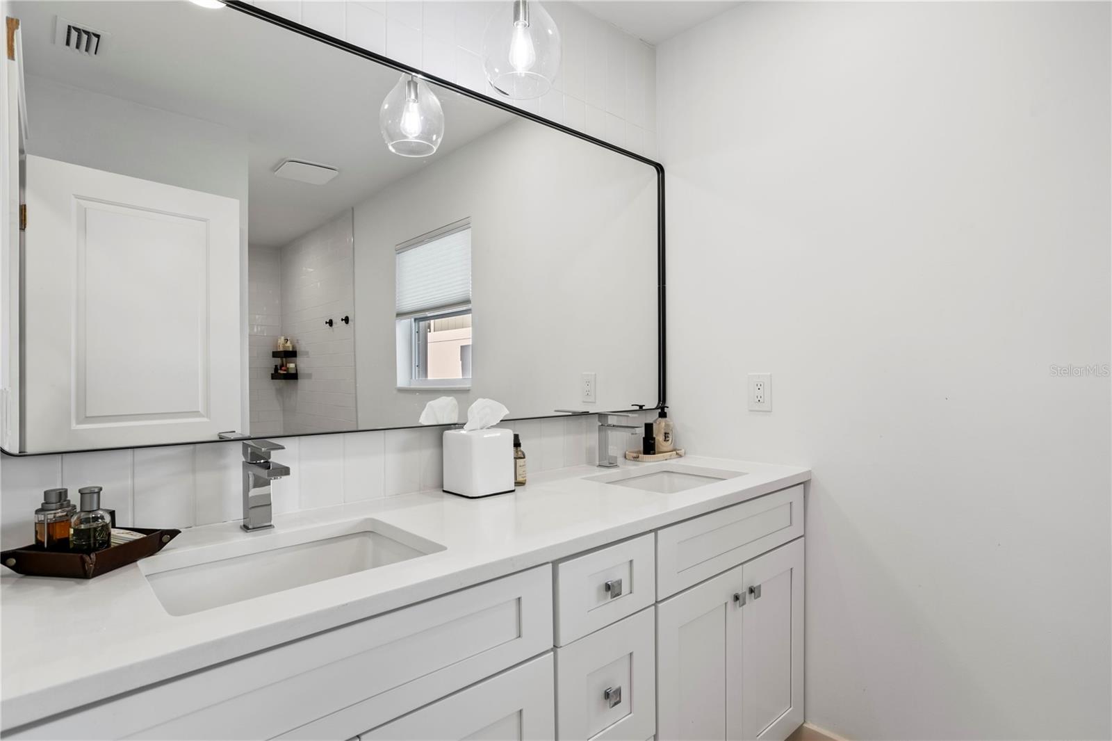 5298 OXFORD AVE N, ST PETERSBURG, FL, 33710