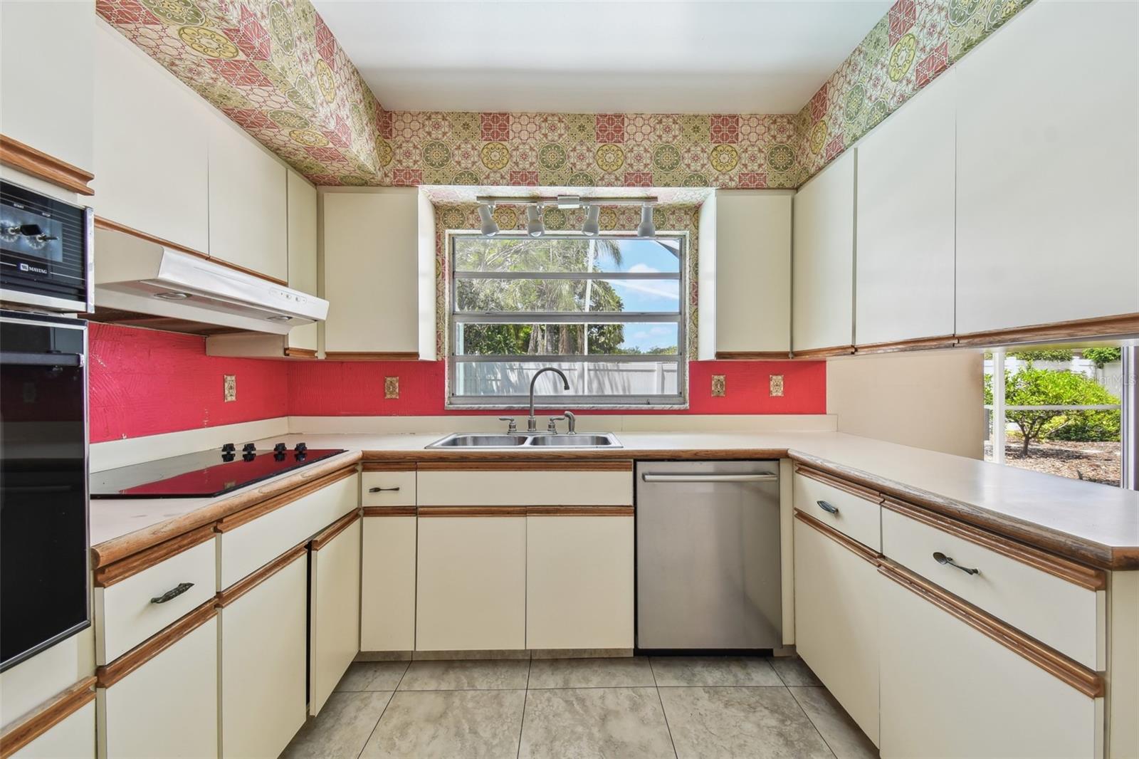 10314 LAKE CARROLL WAY, TAMPA, FL, 33618