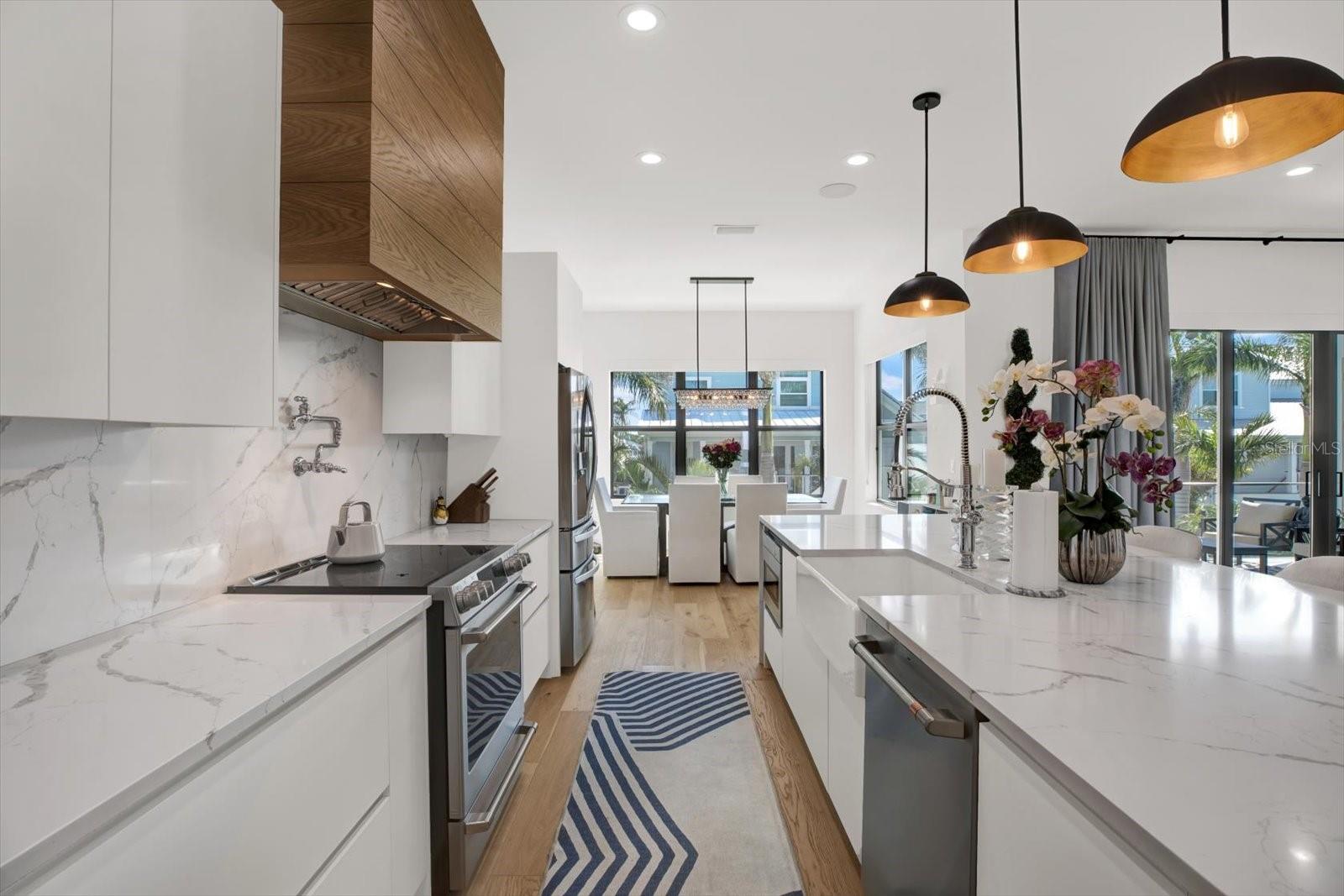 5924 BAYVIEW CIR S, GULFPORT, FL, 33707