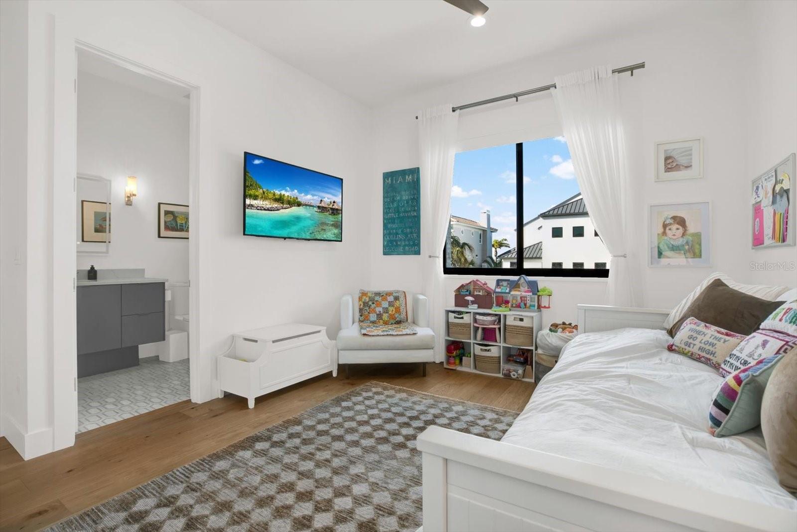 5924 BAYVIEW CIR S, GULFPORT, FL, 33707