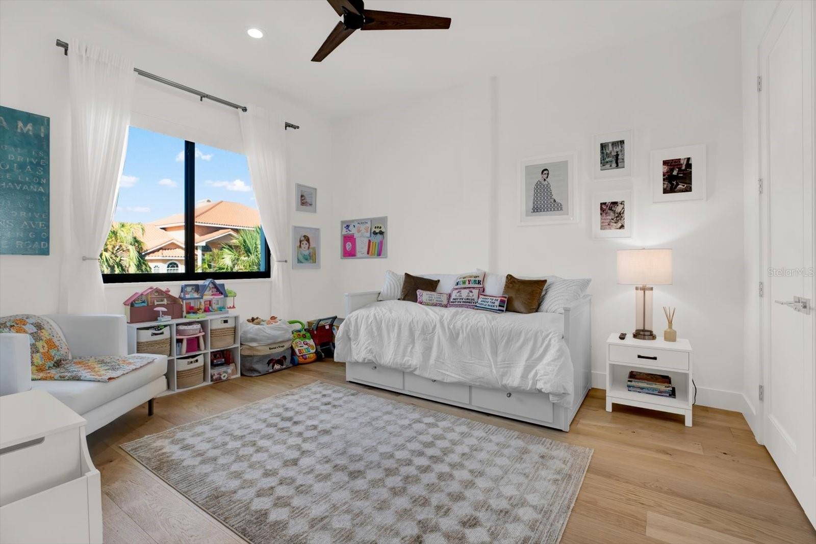 5924 BAYVIEW CIR S, GULFPORT, FL, 33707