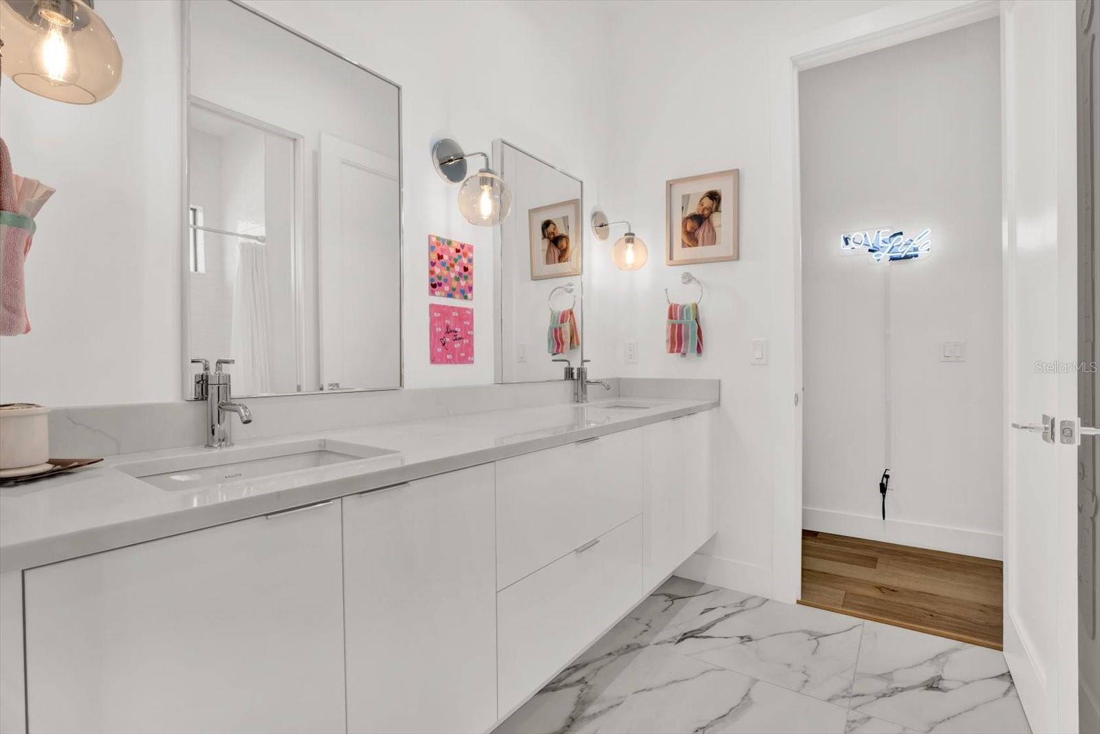 5924 BAYVIEW CIR S, GULFPORT, FL, 33707