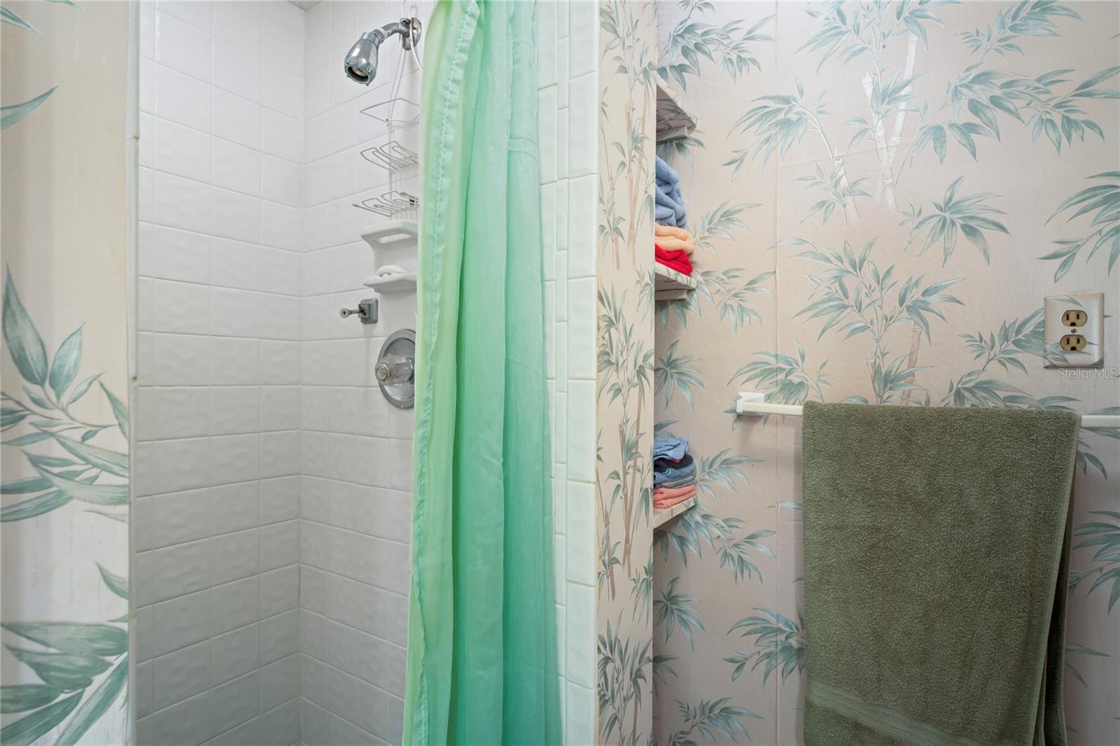 200 PORTREE DR, DUNEDIN, FL, 34698