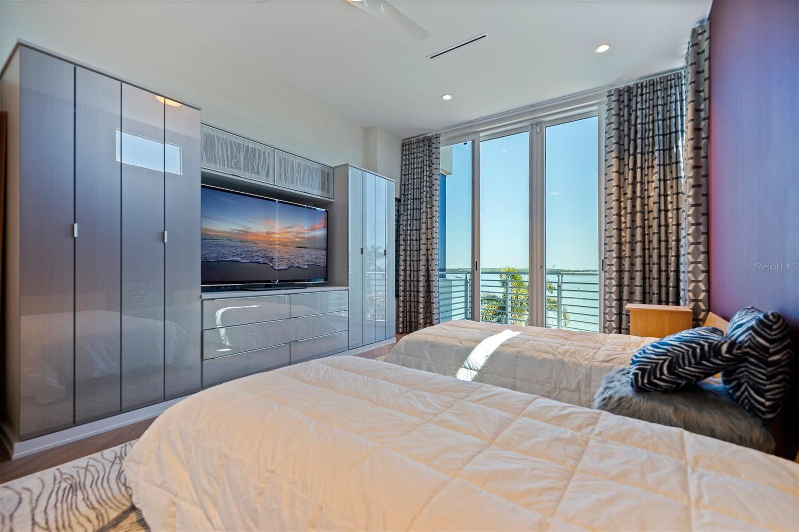 12650 7TH ST E, TREASURE ISLAND, FL, 33706