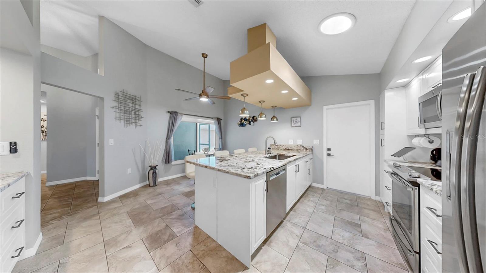 1613 E DEL WEBB BLVD, SUN CITY CENTER, FL, 33573