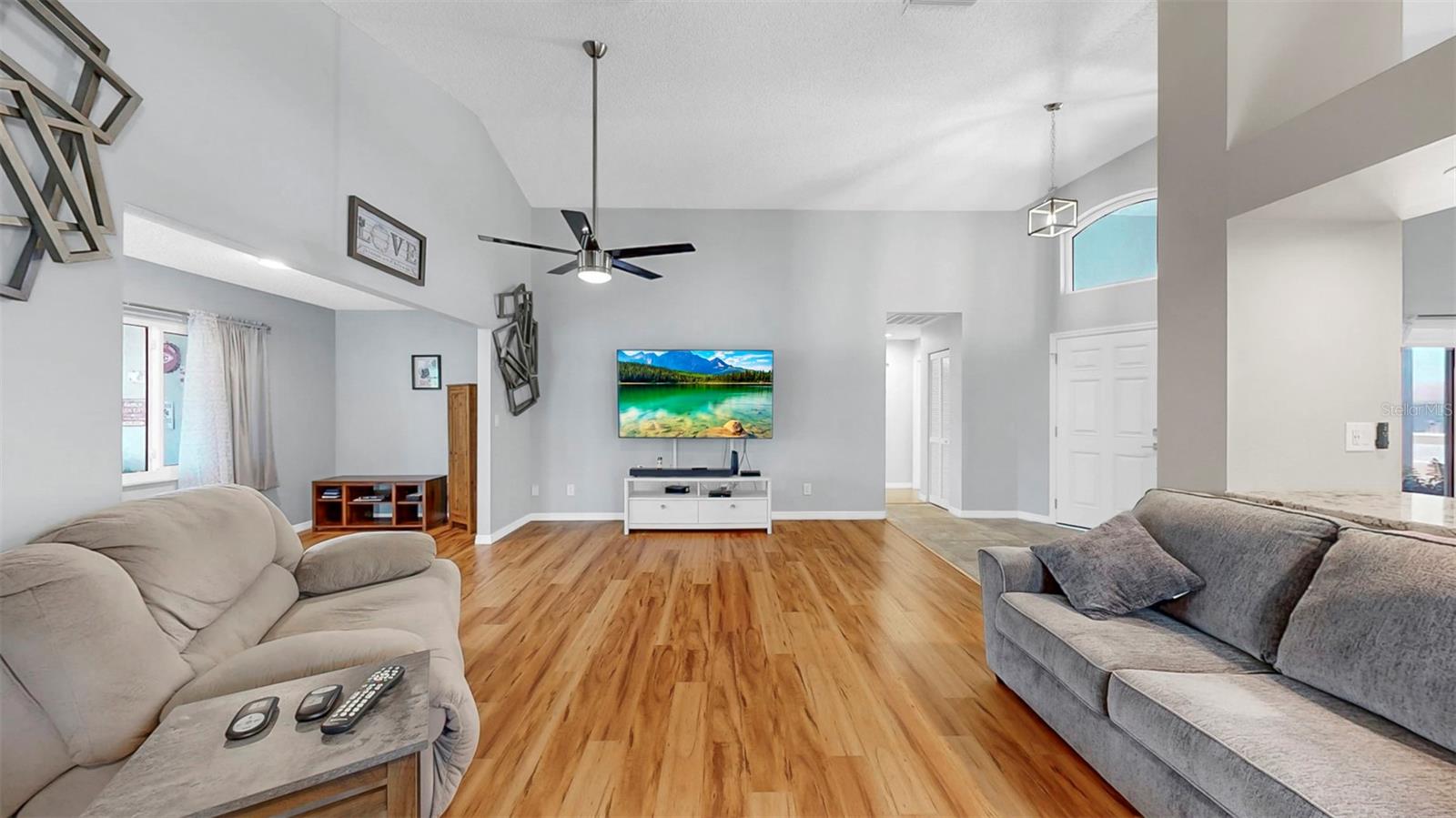 1613 E DEL WEBB BLVD, SUN CITY CENTER, FL, 33573