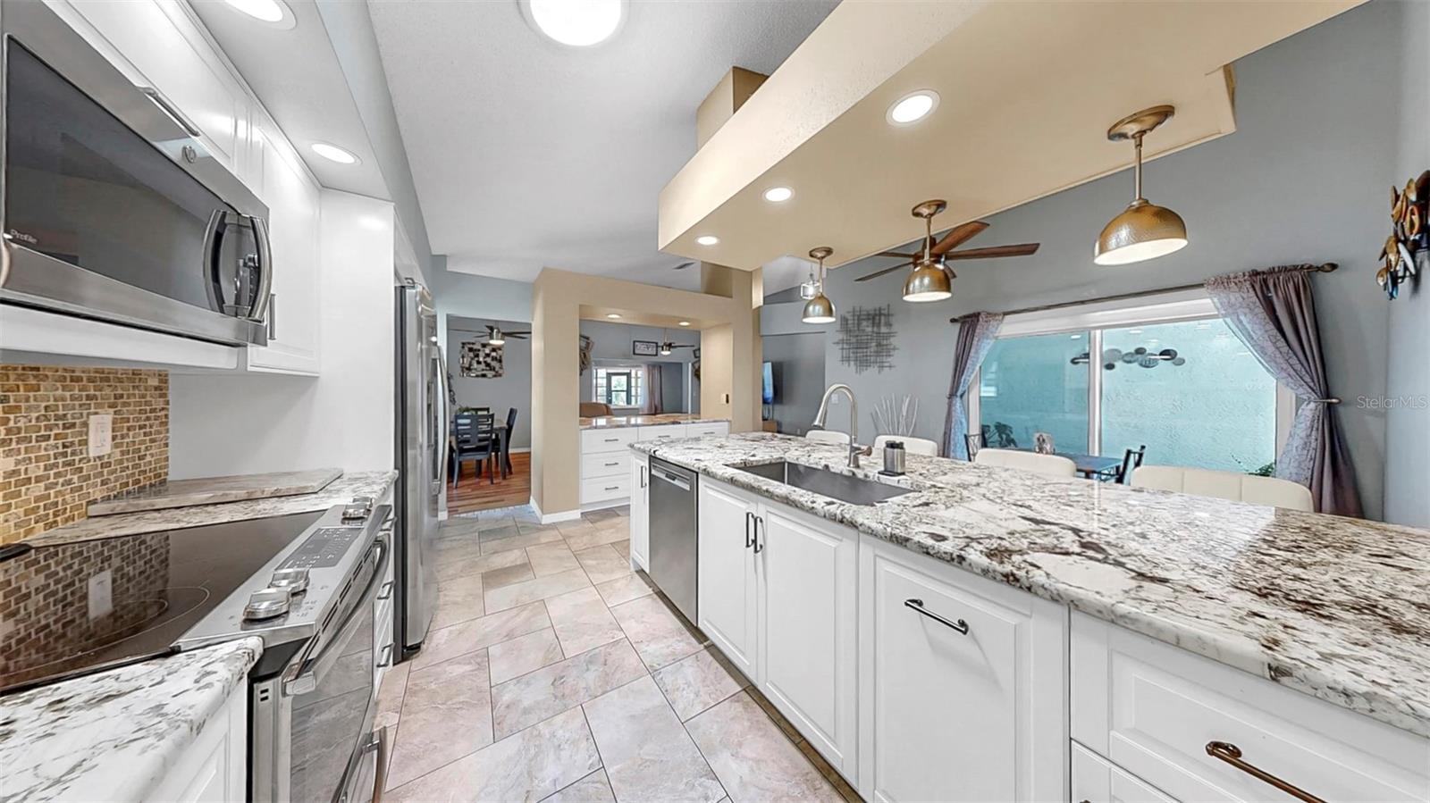 1613 E DEL WEBB BLVD, SUN CITY CENTER, FL, 33573