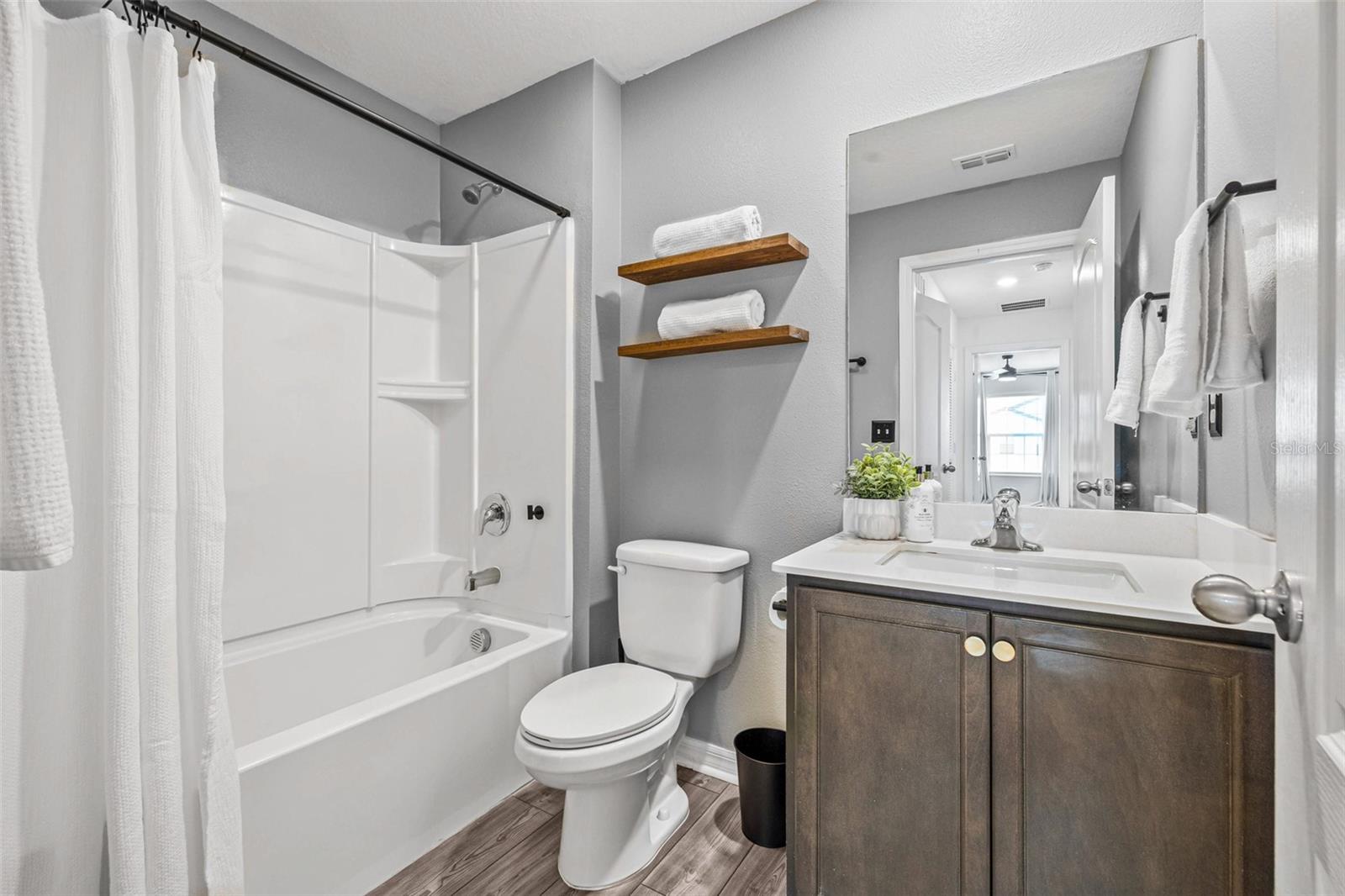 5429 COMPANION LN, TAMPA, FL, 33619