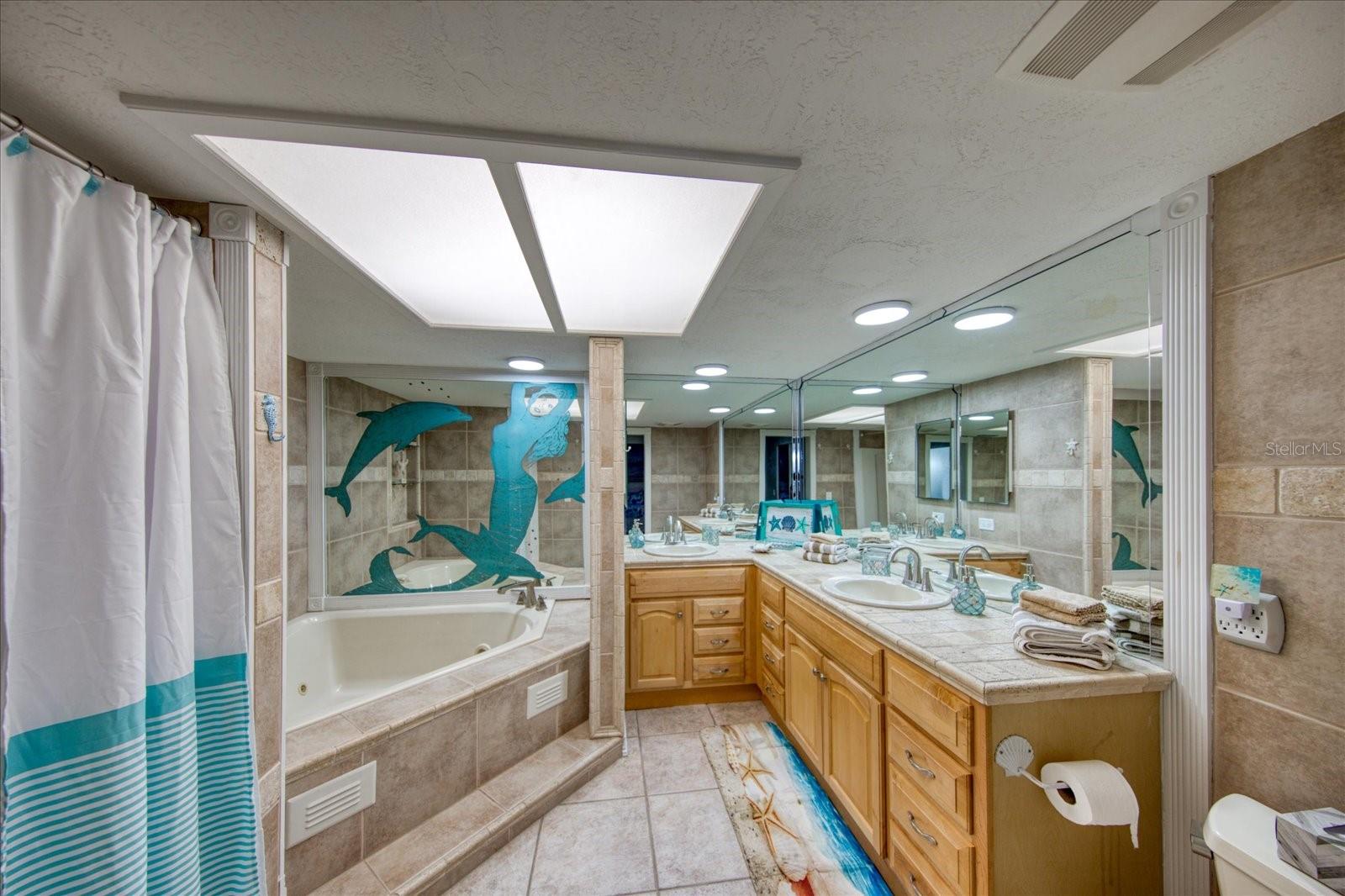 13703 OAK FOREST BLVD N, SEMINOLE, FL, 33776