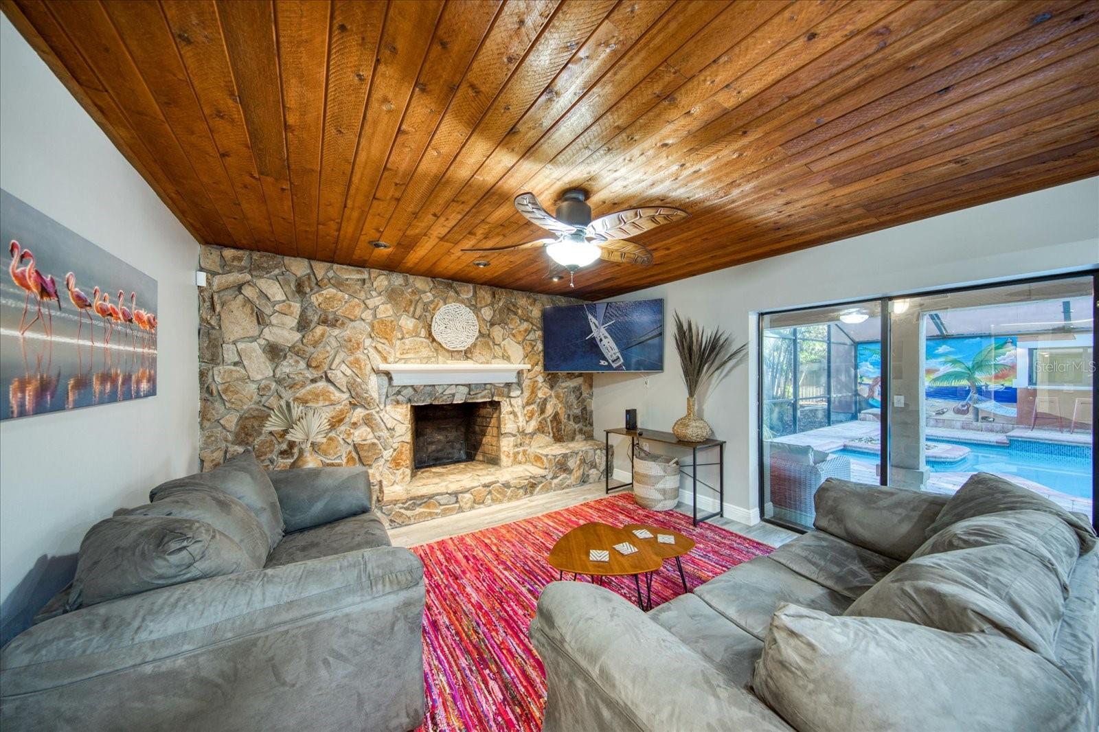 13703 OAK FOREST BLVD N, SEMINOLE, FL, 33776