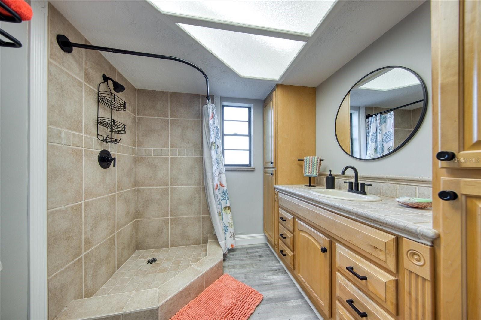 13703 OAK FOREST BLVD N, SEMINOLE, FL, 33776