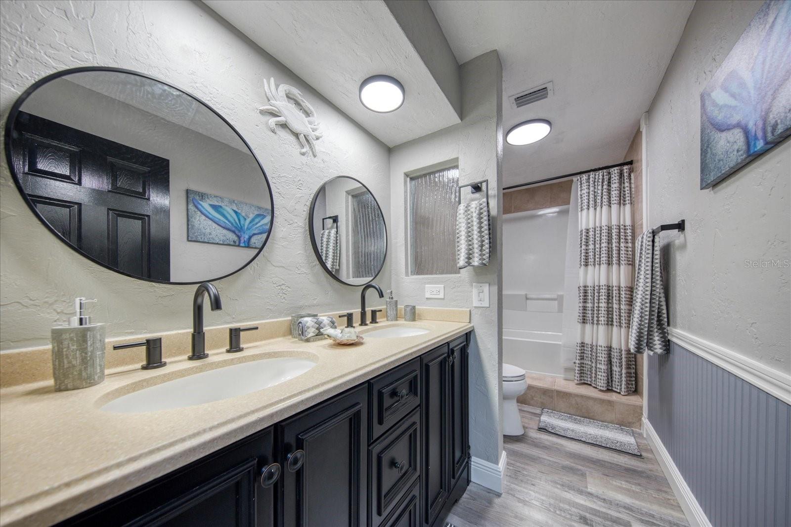 13703 OAK FOREST BLVD N, SEMINOLE, FL, 33776