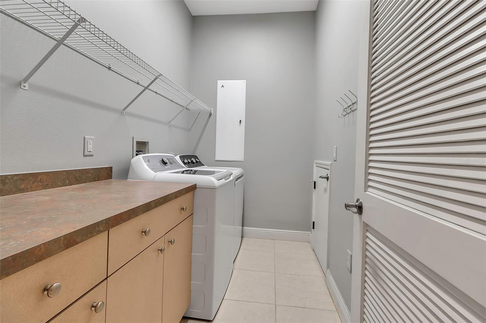 A4649005 Property Photo