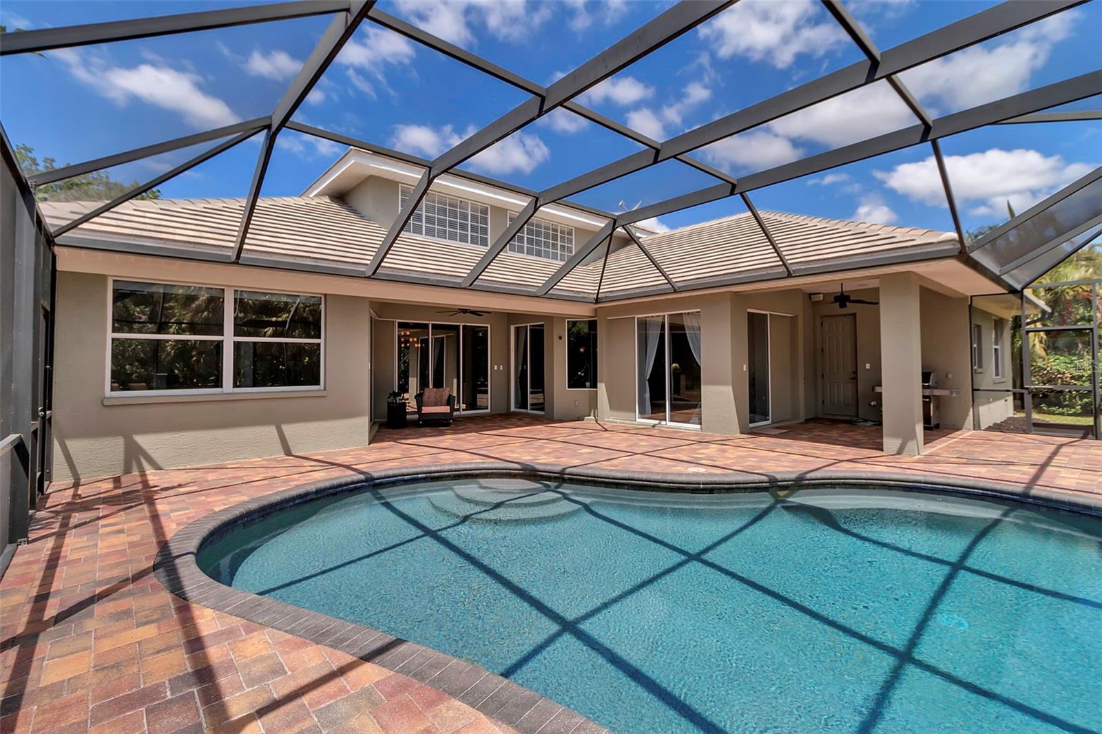 A4649005 Property Photo