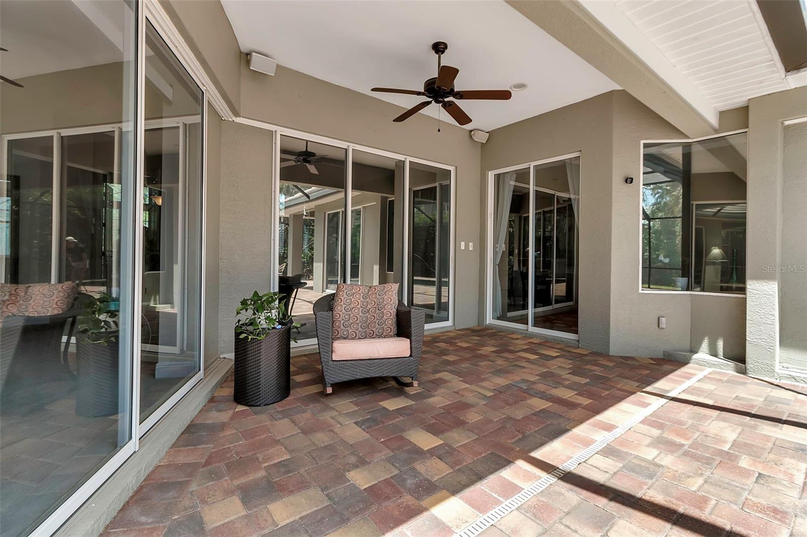 A4649005 Property Photo