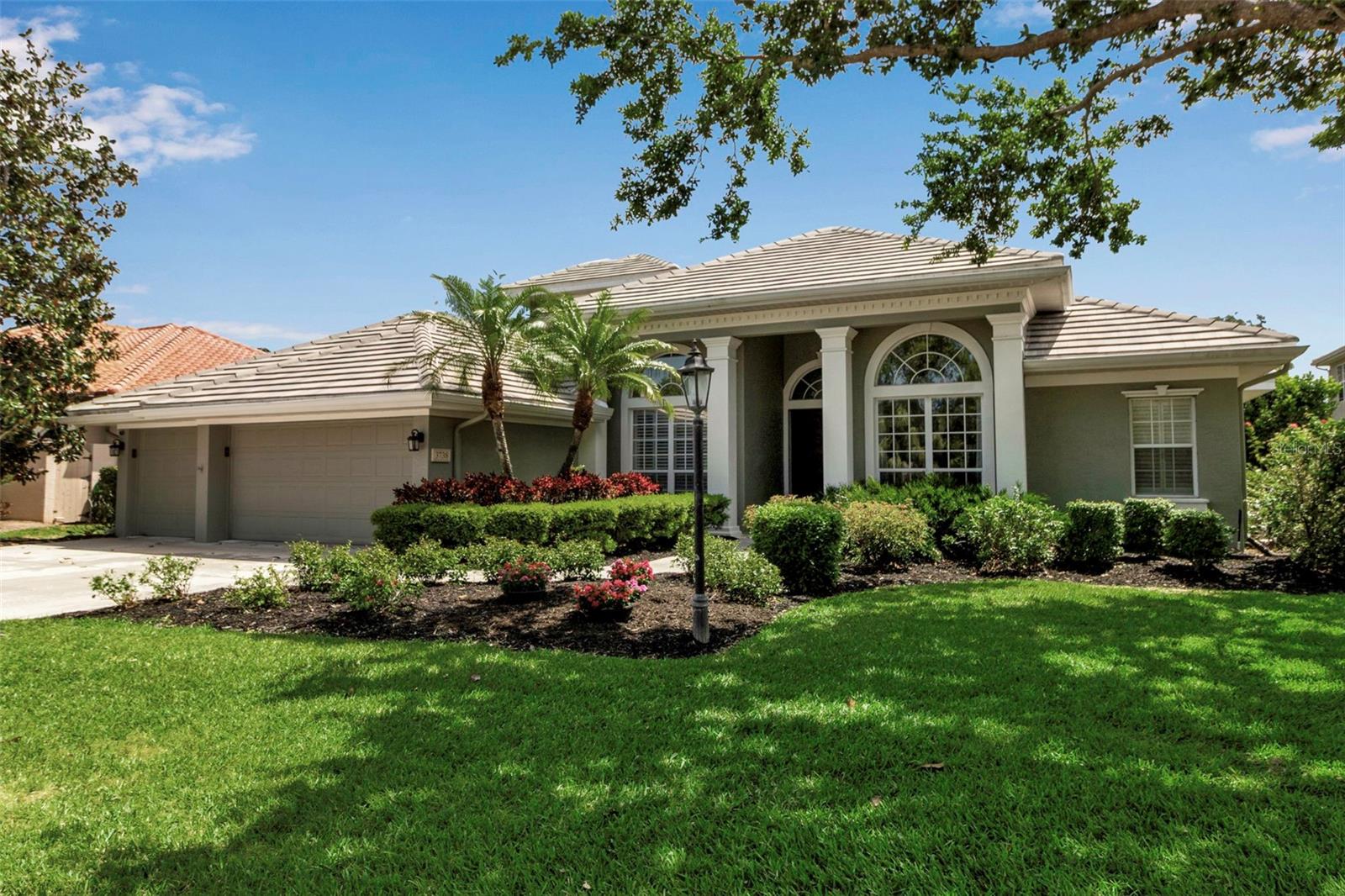A4649005 Property Photo