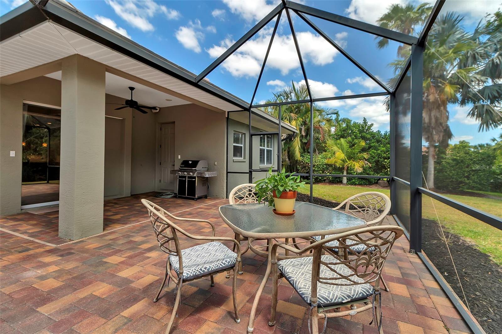A4649005 Property Photo