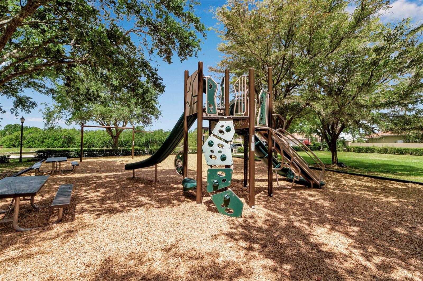 A4649005 Property Photo