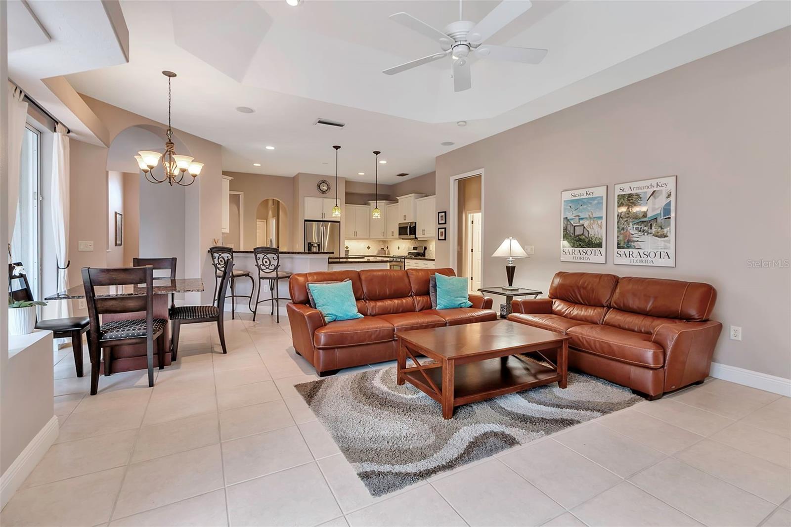 A4649005 Property Photo