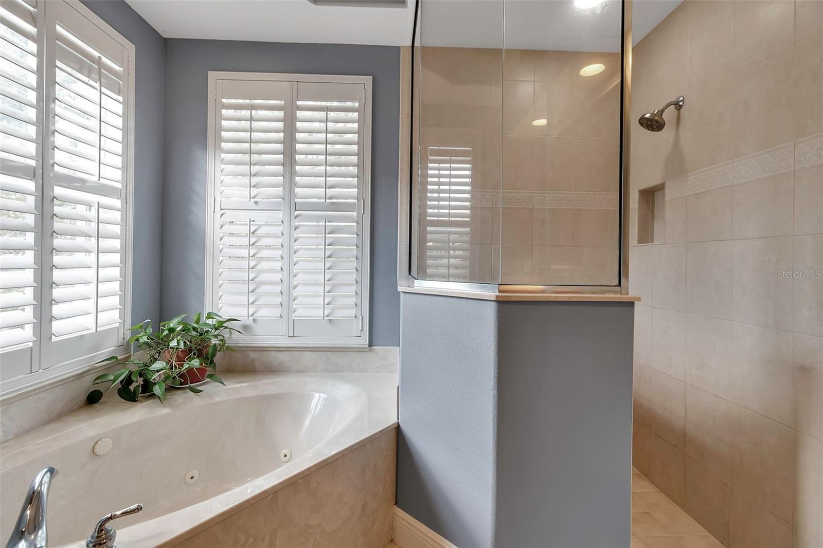 A4649005 Property Photo