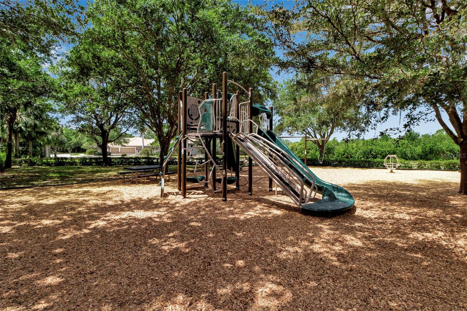 A4649005 Property Photo
