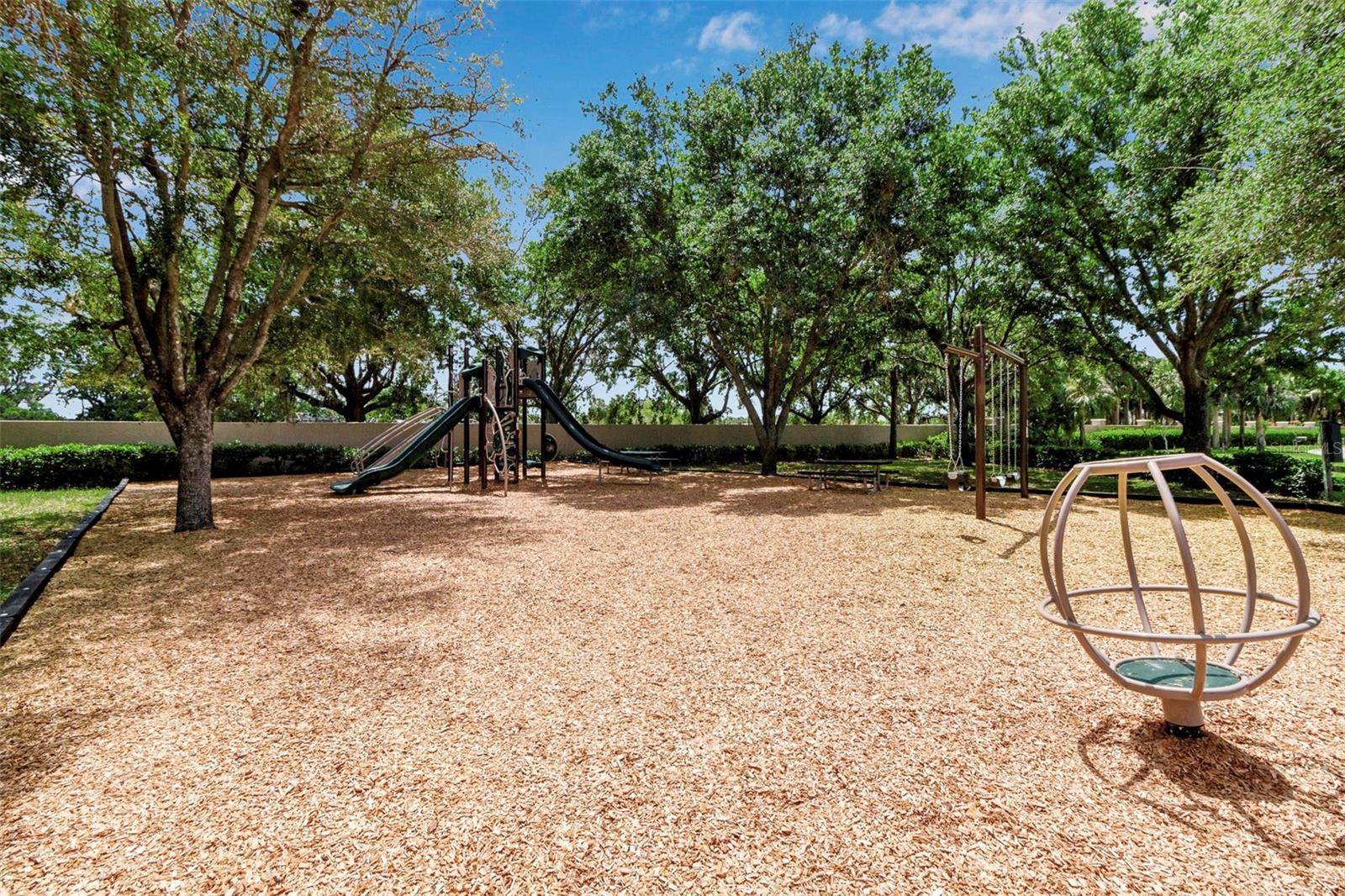 A4649005 Property Photo