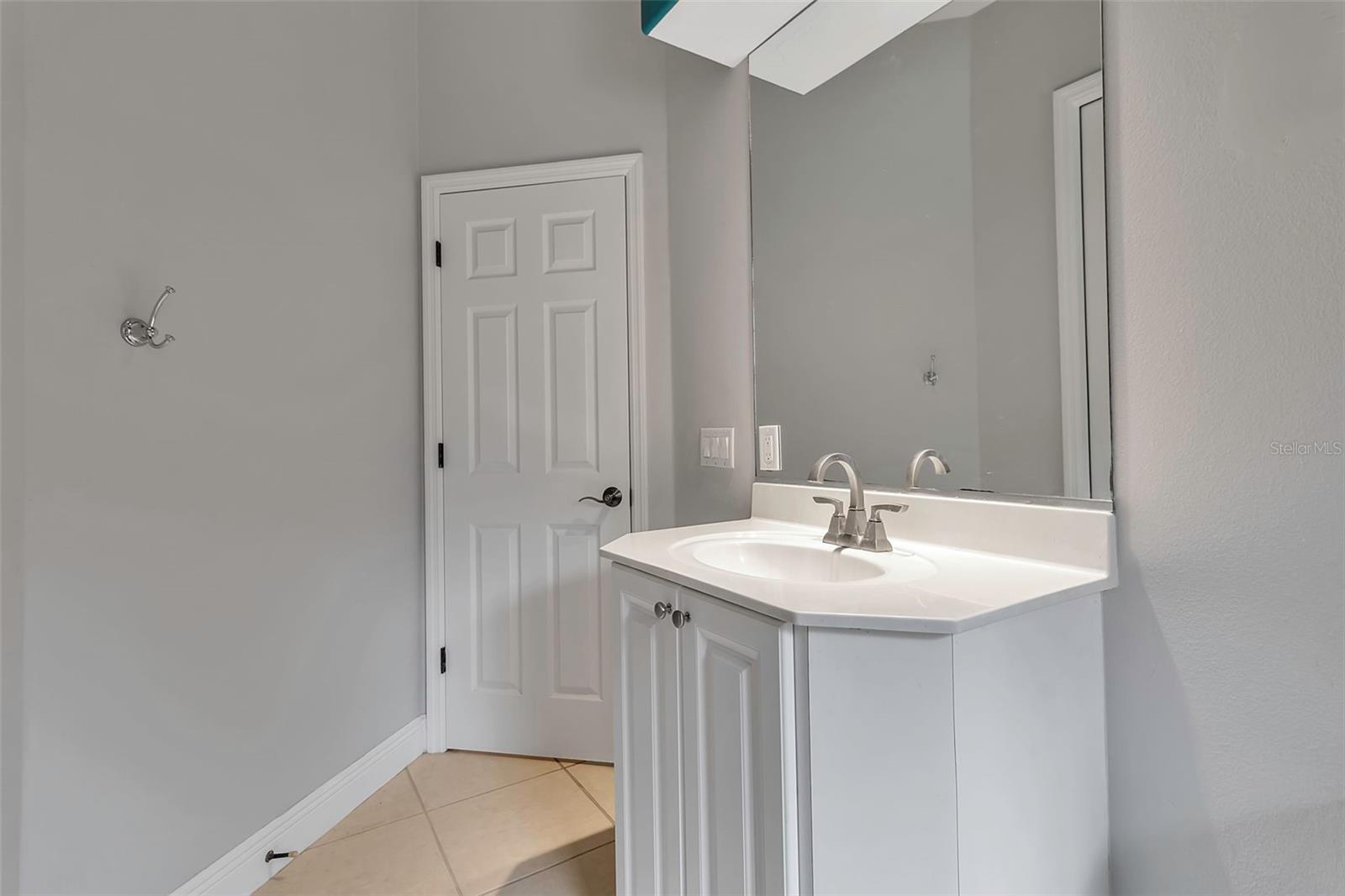 A4649005 Property Photo