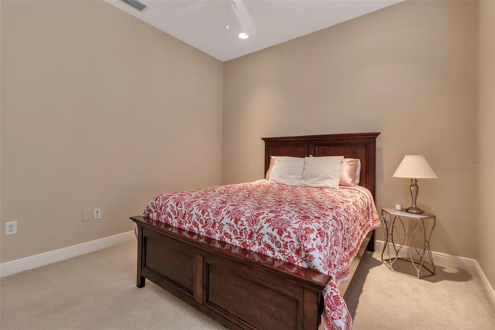 A4649005 Property Photo