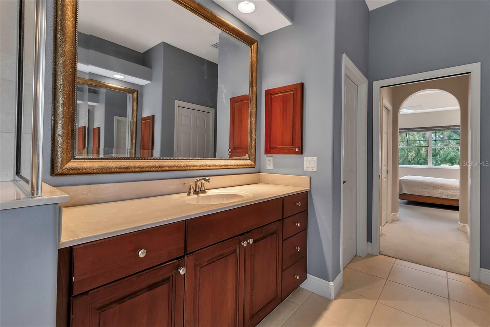 A4649005 Property Photo