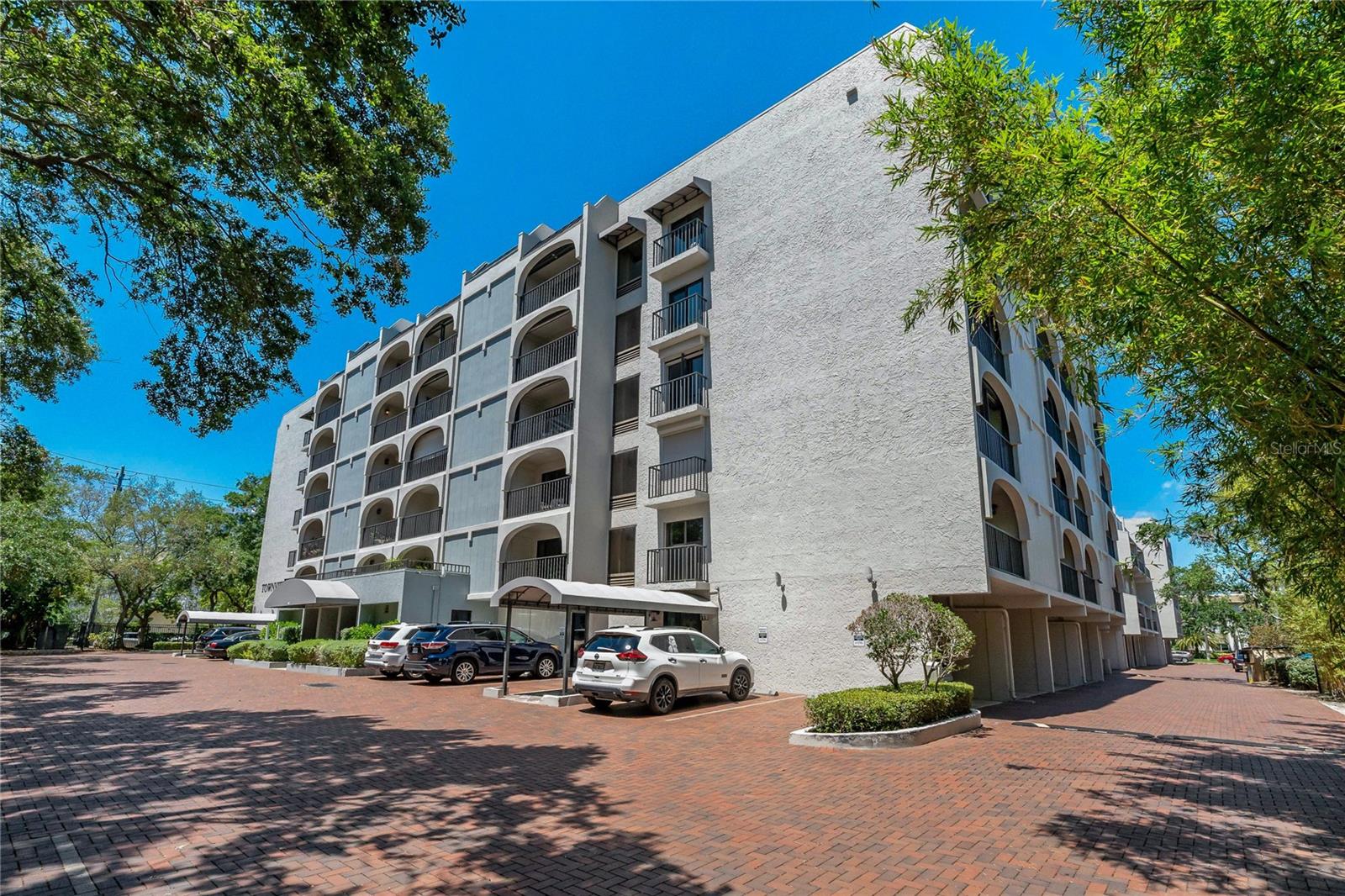 105 4TH AVE NE #220, ST PETERSBURG, FL, 33701