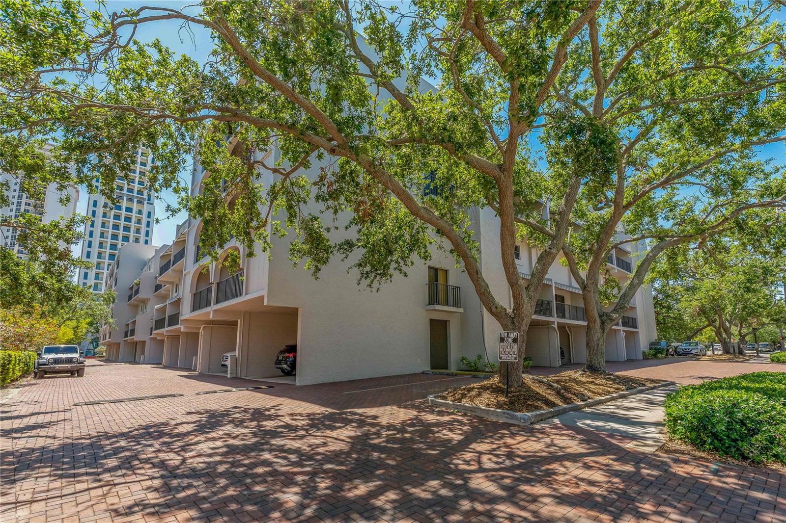 105 4TH AVE NE #220, ST PETERSBURG, FL, 33701