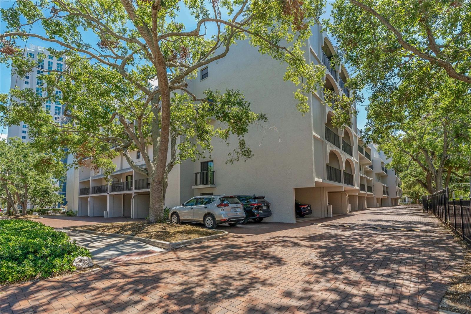 105 4TH AVE NE #220, ST PETERSBURG, FL, 33701