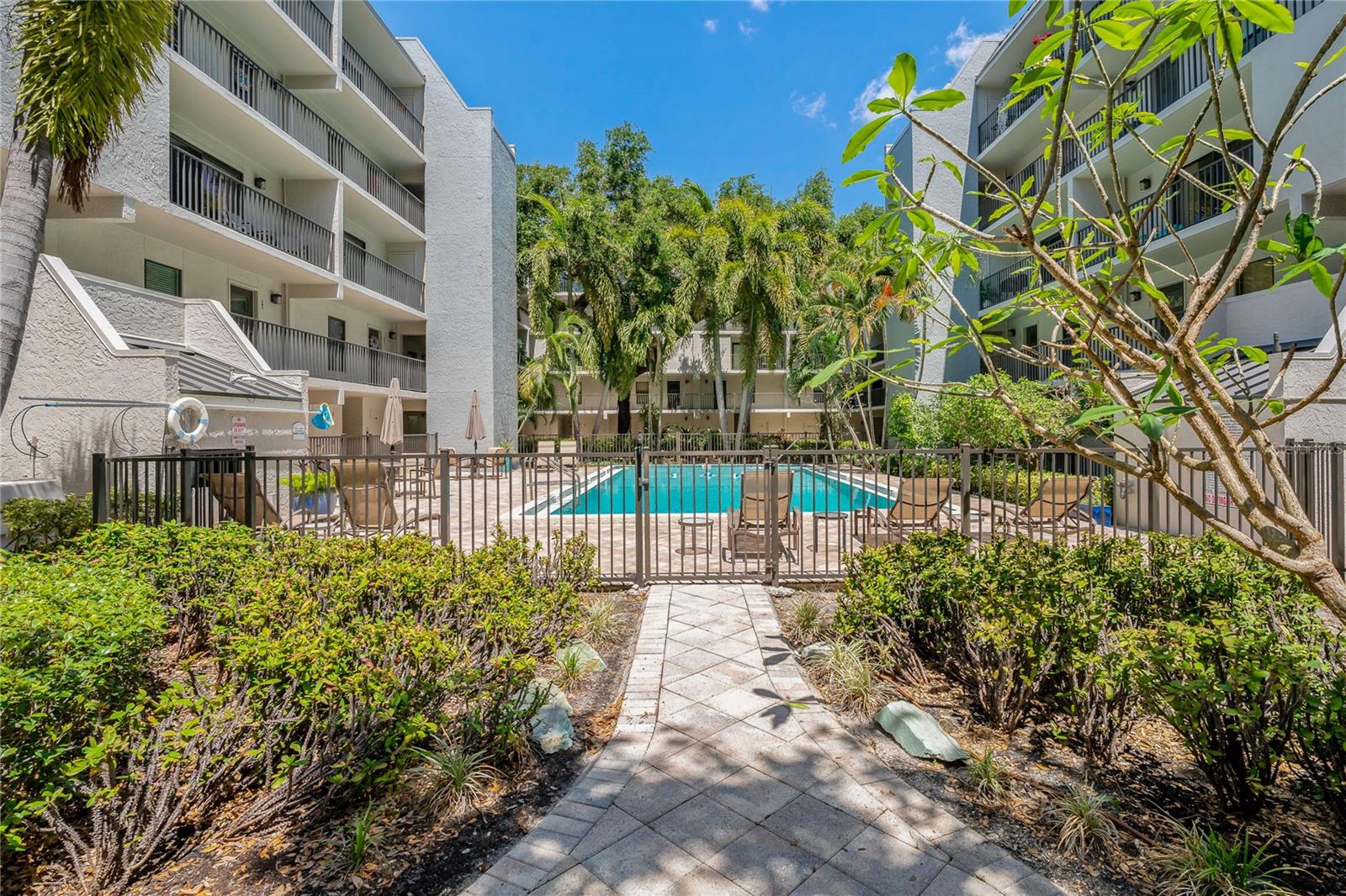 105 4TH AVE NE #220, ST PETERSBURG, FL, 33701