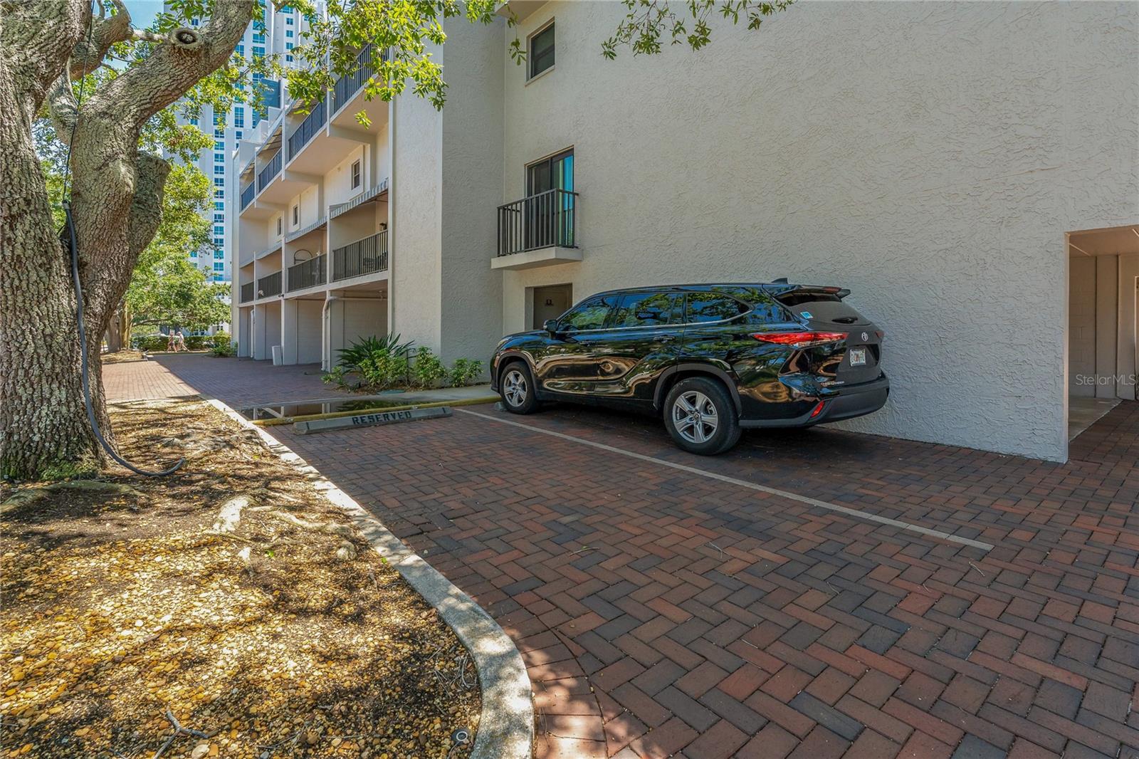 105 4TH AVE NE #220, ST PETERSBURG, FL, 33701