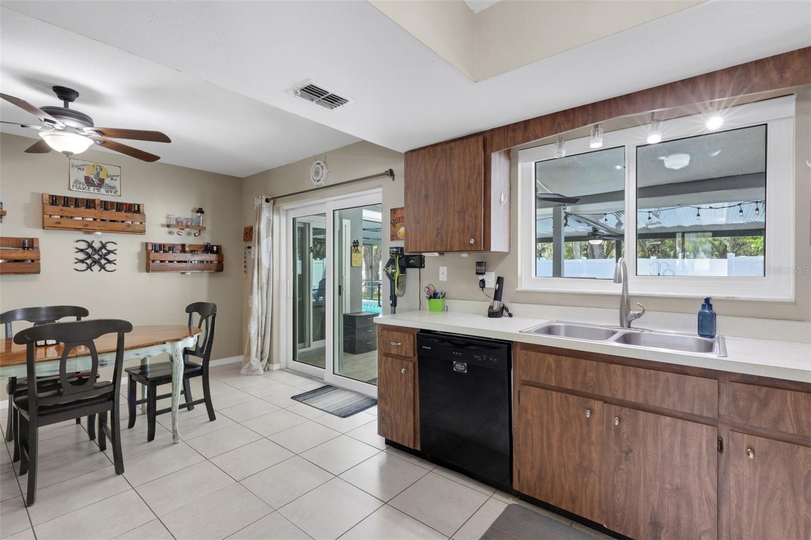 2867 INDIANWOOD DR, SARASOTA, FL, 34232