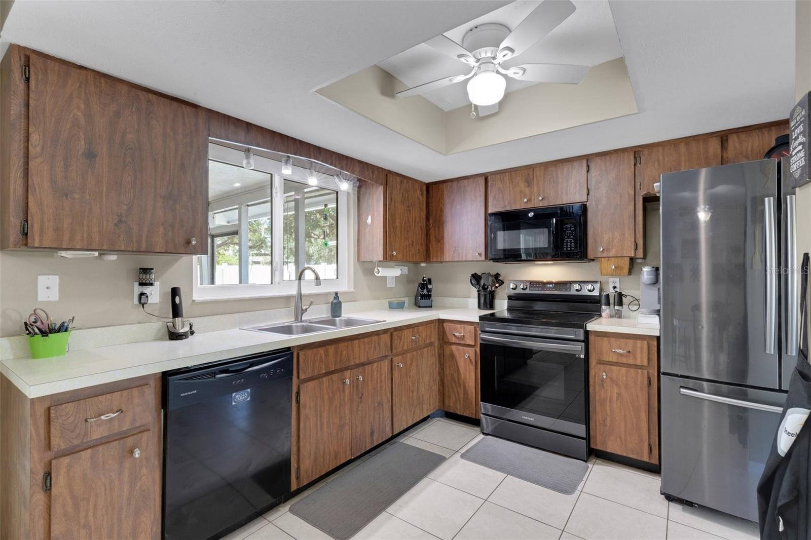 2867 INDIANWOOD DR, SARASOTA, FL, 34232