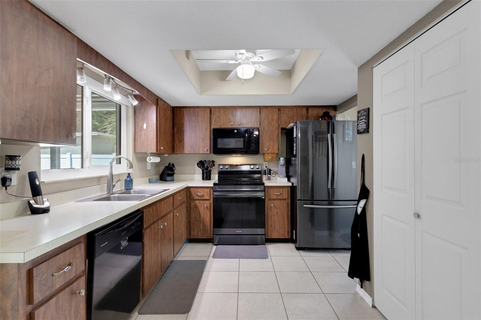 2867 INDIANWOOD DR, SARASOTA, FL, 34232