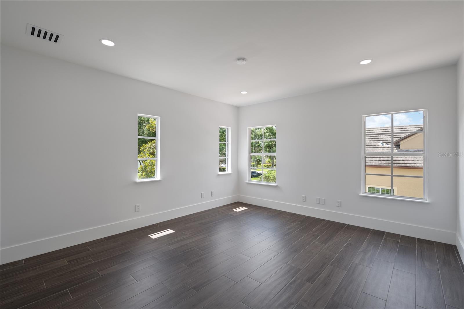 O6300031 Property Photo